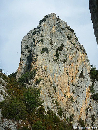 Aguja de la Croqueta 1396 m (© Montes para todos) 