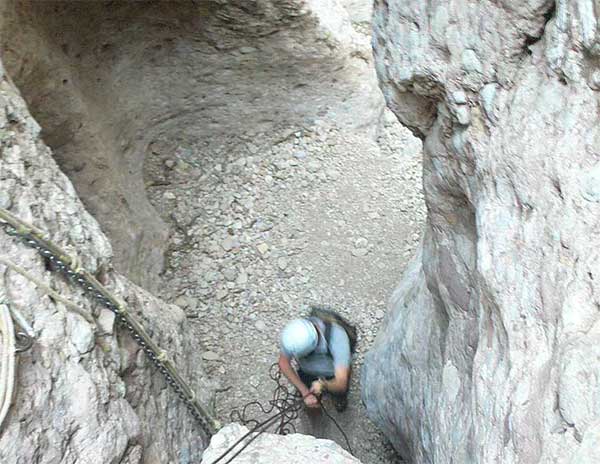 Segundo resalte en el inicio de la canal. Tramo muy difícil en subida 