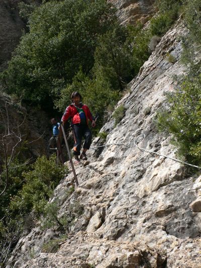 Primeros equipamientos - barandillas cable de acero y escalones - 