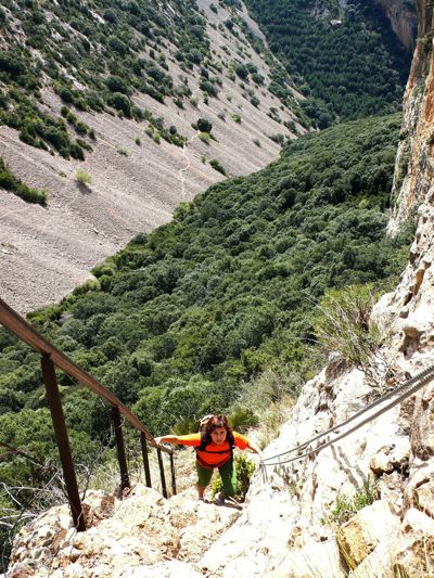El paso más expuesto con vistas al barranco 