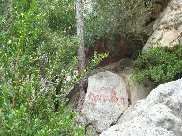 Indicador de entrada al Paso Romeret - antes de los estrechos del Parrisal - 