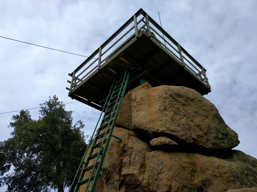 Al pie de la caseta junto al Puig de les Cadiretes 