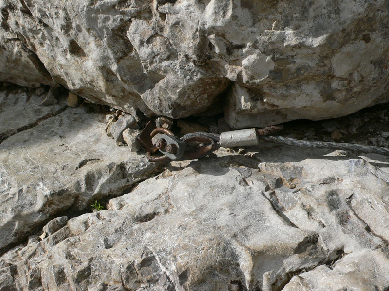 Detalles de la precaria equipación 