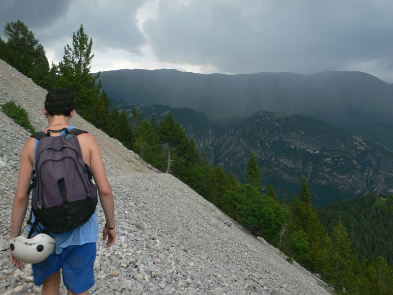 Bajamos en dirección al Refugio Lluís Estasen 
