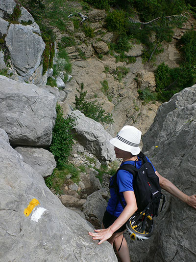 Vamos siguiendo las marcas del PR -aquí en la canal de Riambau- 