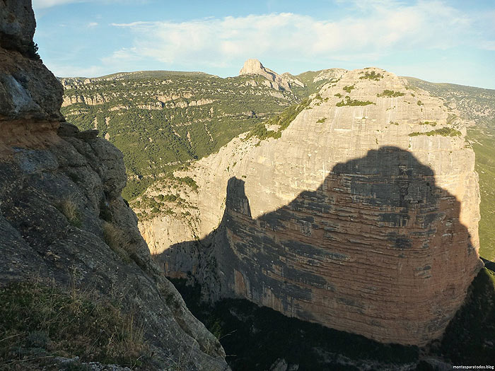 Peña de Amán desde la faja de la peña de San Miguel 