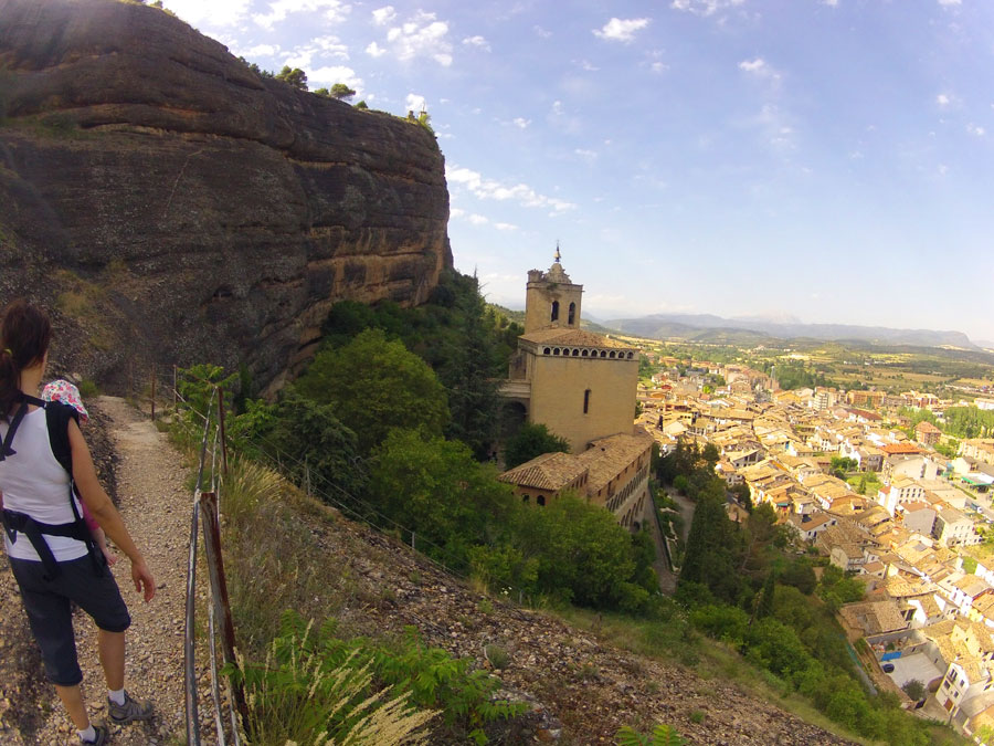 Graus y basílica de la Virgen de la Peña 