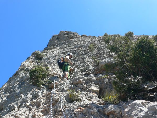 Subida vertical por el espolón 