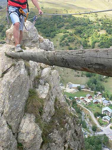Con este tronco se cierra la vía ferrata de Saint-Pierre 
