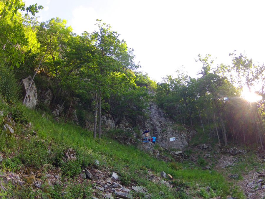 Inicio de la vía ferrata -nos podemos equipar- 