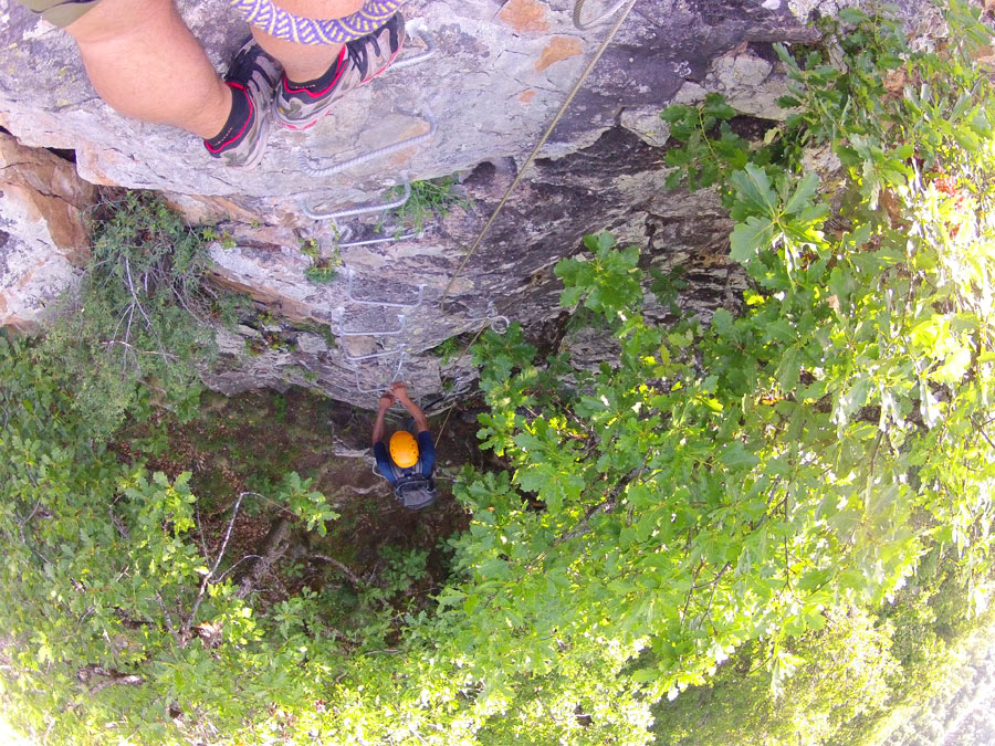 Primeros resaltes de la vía ferrata 