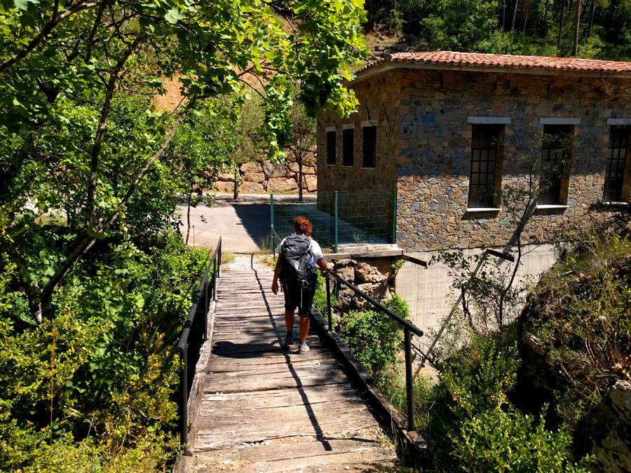 Puente que cruza el río Aigua de Valls 