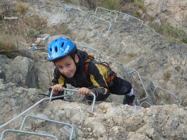 Ferrata Puente Capurnos (© Montañismo para todos) 