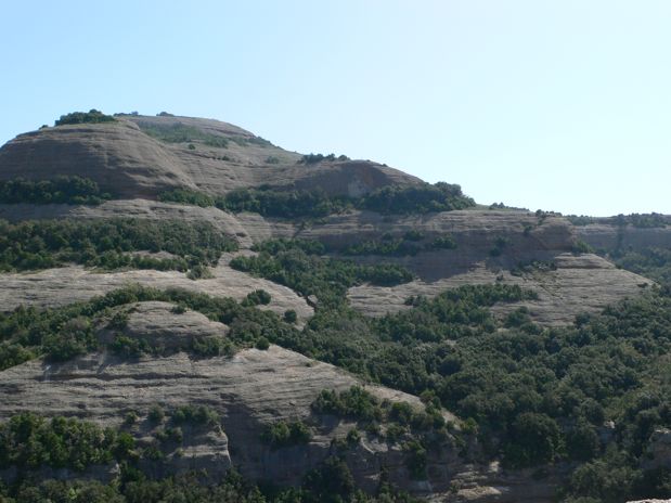 Vista del Montcau y Els Cortins desde la Sabatera 