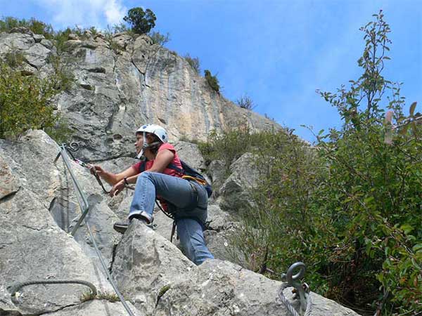 Aquí escogemos entre la vía muy fácil izquierda o la fácil derecha 