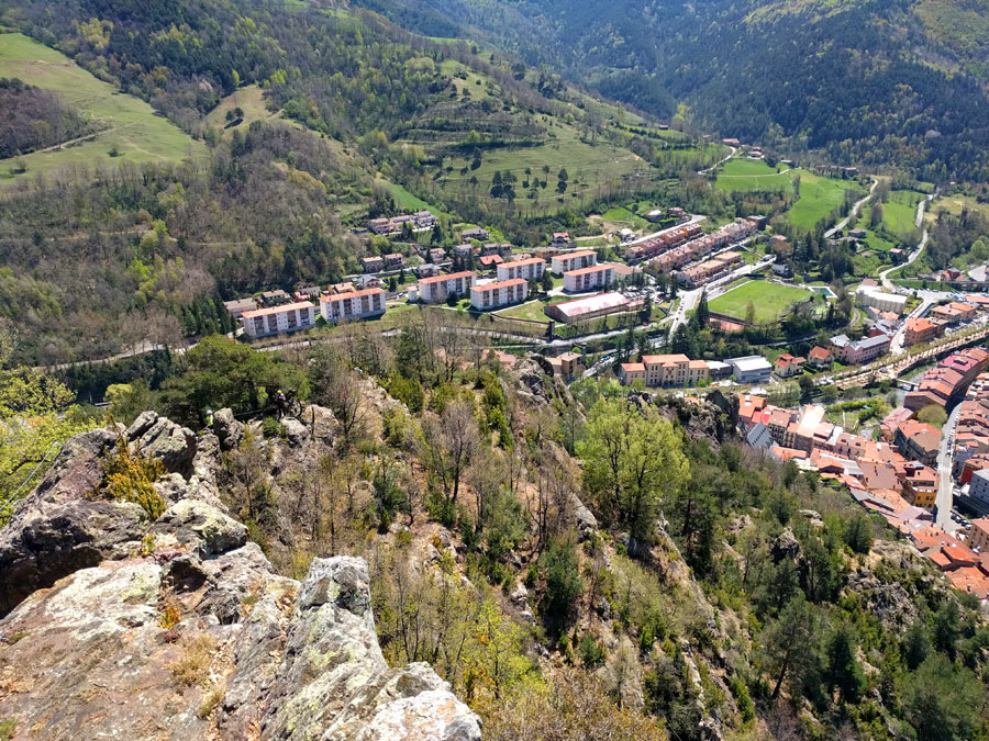 Vista atrás desde el camino equipado 