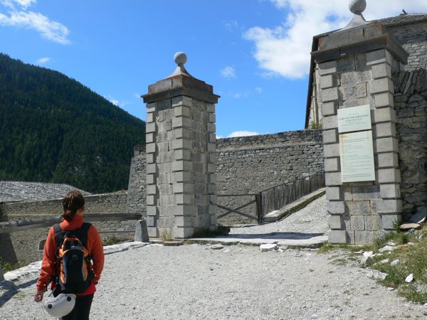 Entrada a la fortaleza Víctor Emmanuel 