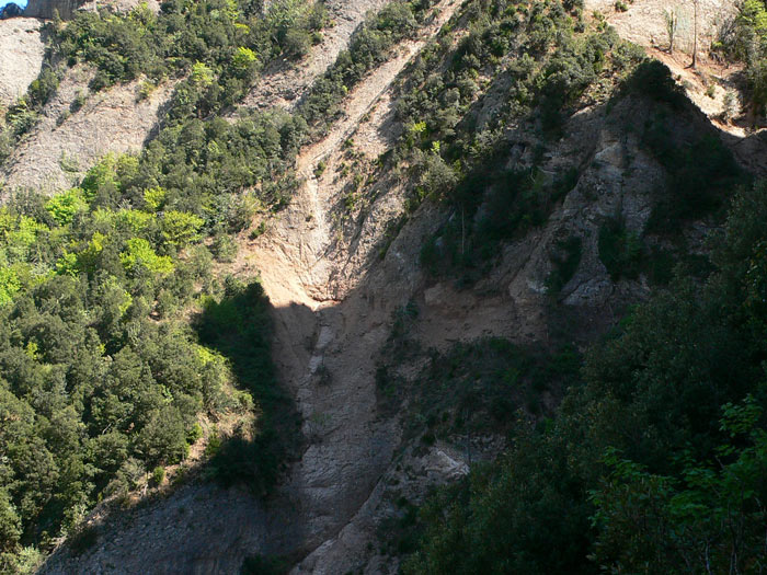 La zona de l´Hort del Malany está muy erosionada e inestable -caída frecuente de piedras- 