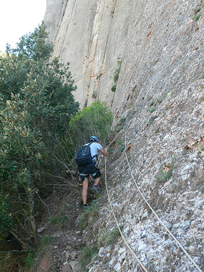 Cuerdas fijas que aseguran un flanqueo 