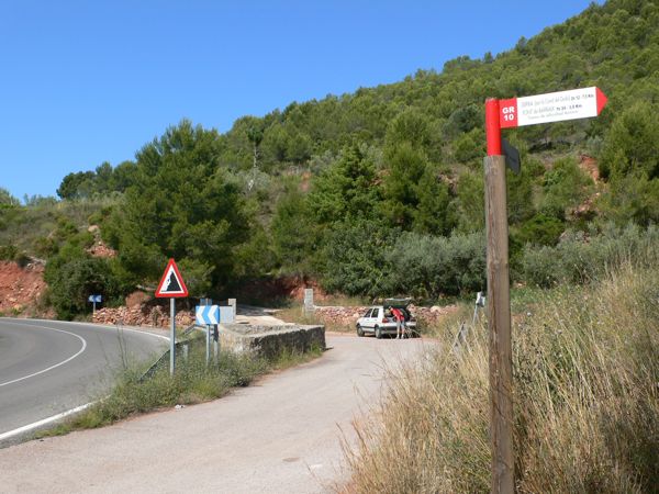 Indicadores a la salida del camino 