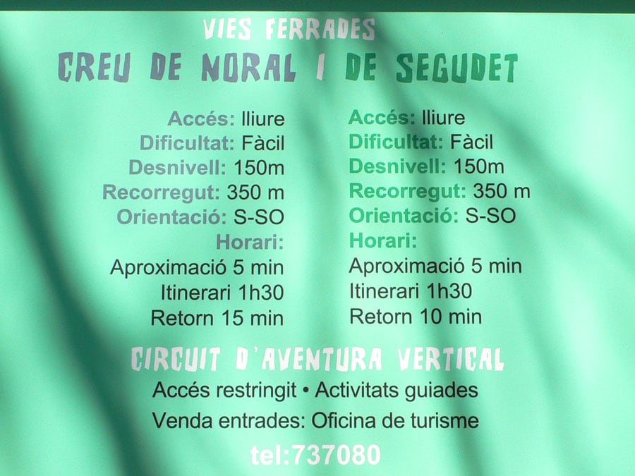 Indicadores al inicio de la ferrata 