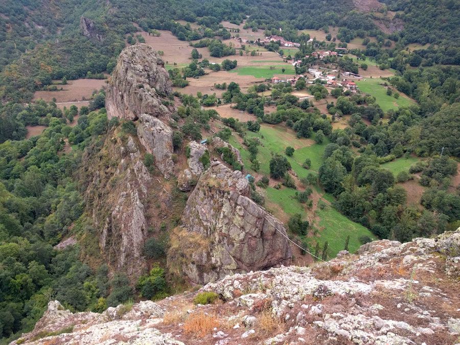 Vista general del recorrido de la vía ferrata desde el mirador de Peñallana 