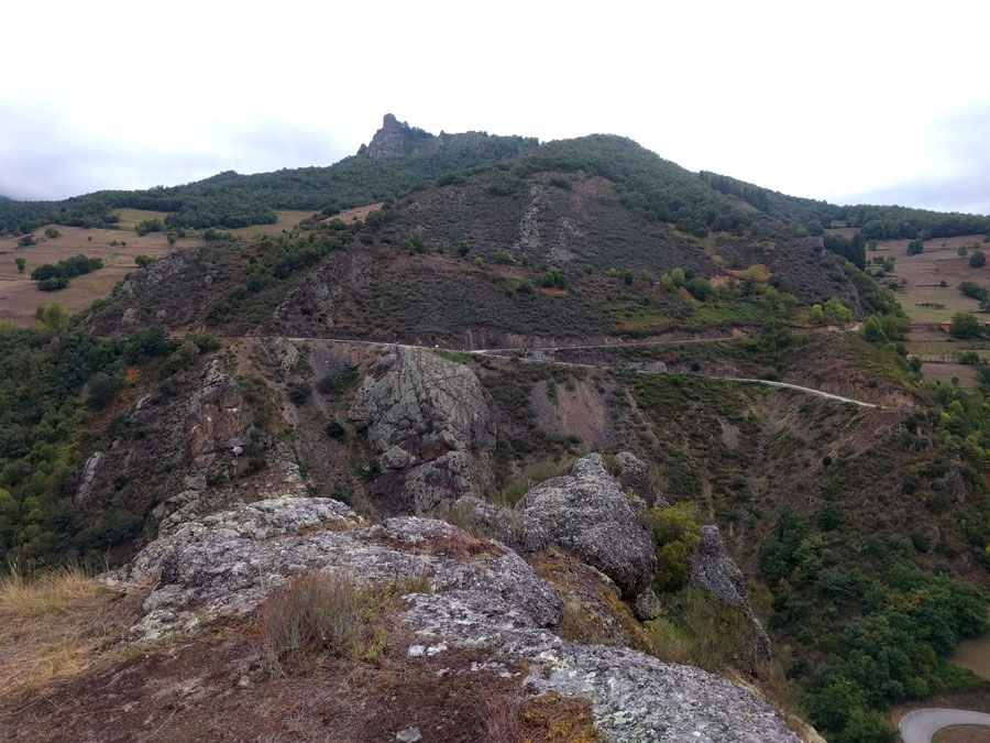 Vista desde la cima de la vía ferrata hacia el mirador de Peñallana 