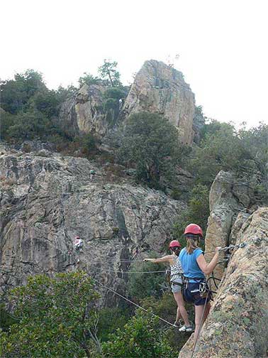 Junto a un pequeño barranco nos espera un Nepalí 