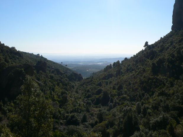 Vista atrás desde el pie de la vía equipada 