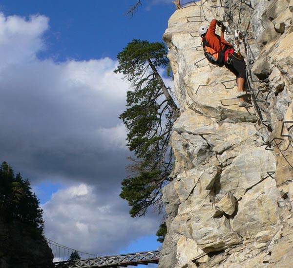 Paso desplomado con el Pont du Diable al fondo 