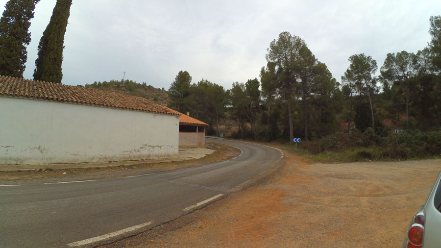 Estacionamiento junto al cementerio 