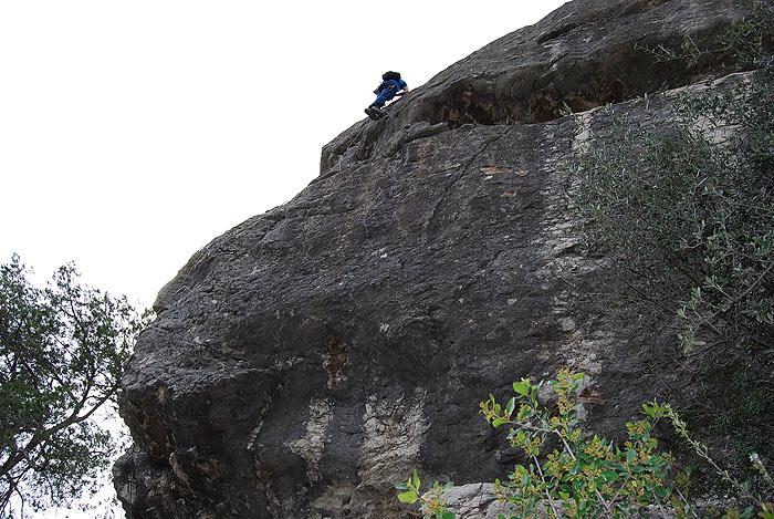 Salida de la vía vista desde abajo 