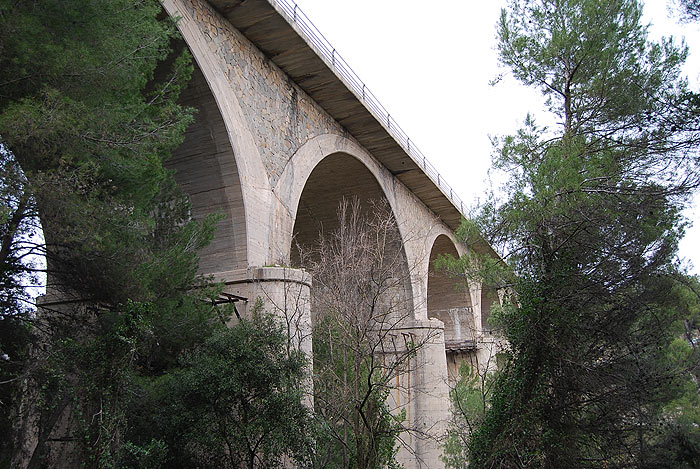 Por debajo de la C-55 