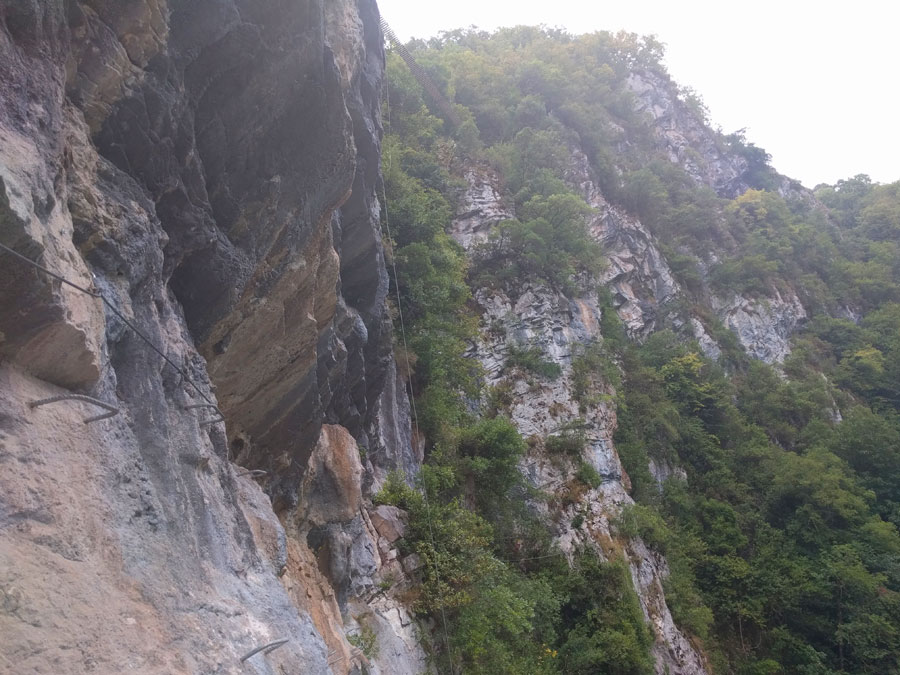 Vista de la pasarela en las nubes 