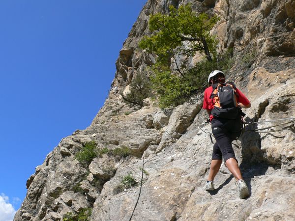 Inicio de la vía ladeando 
