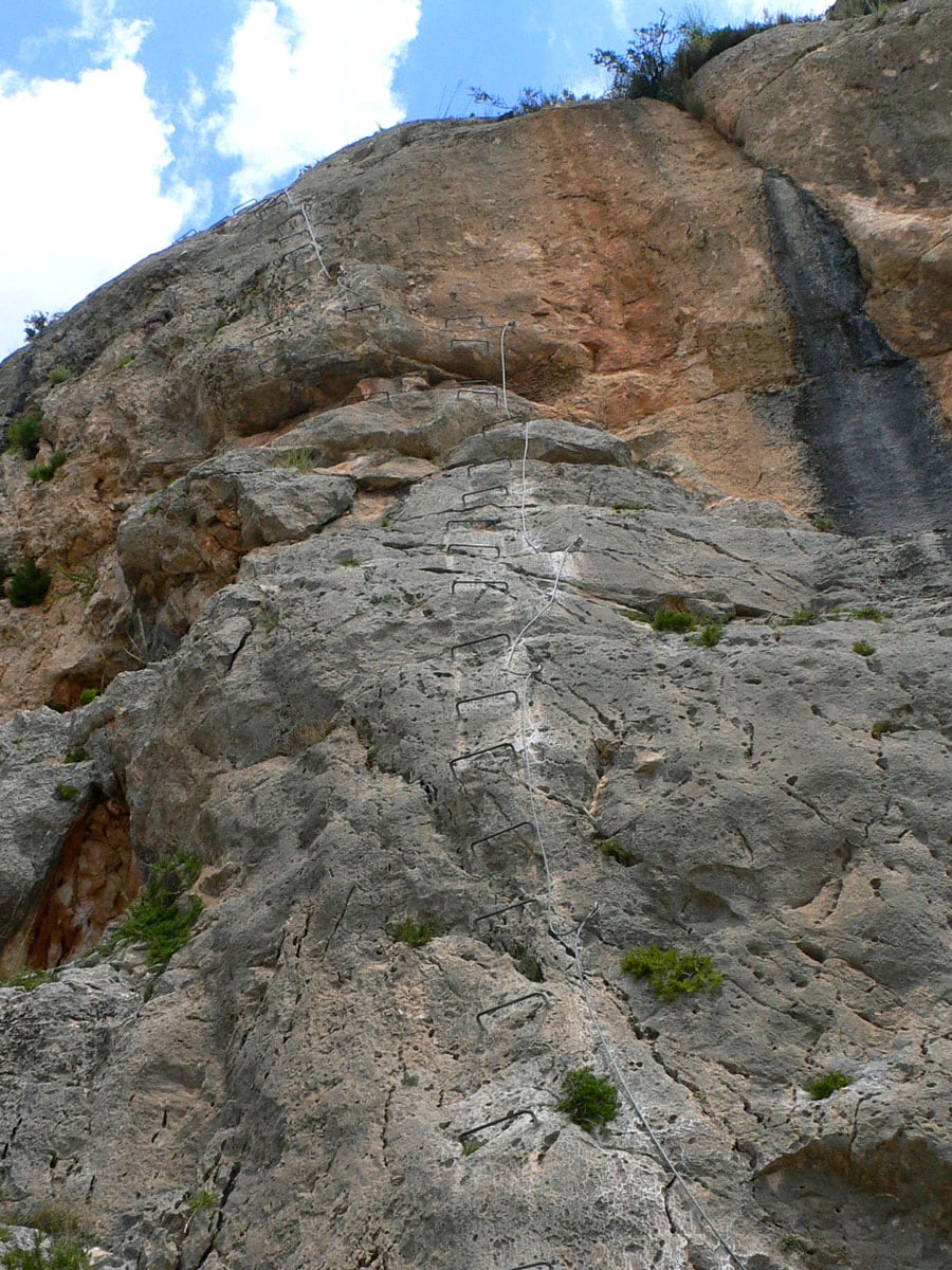 Inicio de la ferrata Castillo de Salvatierra 