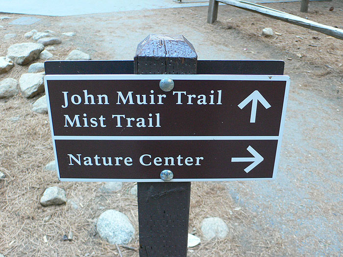 Indicadores del John Muir Trail y del Mist Trail que seguiremos de subida. El John Muir Trail lo reservamos para el regreso 