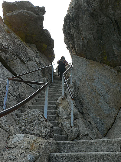 Más escaleras a Moro Rock 