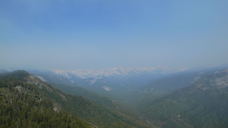 Vista desde el Moro Rock hacia las cumbres del Great Western Divide 