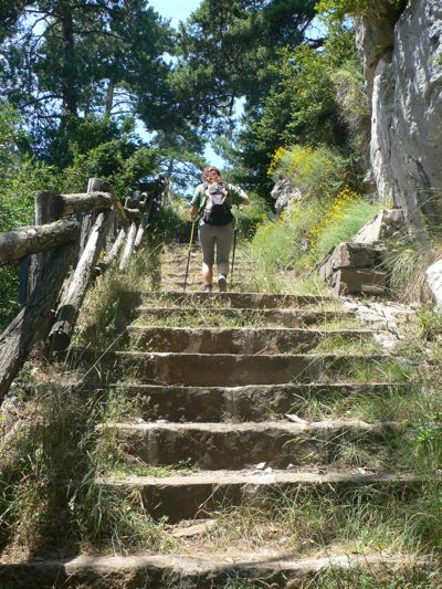 Escaleras de subida al mirador superior del Roc de la Lluna 