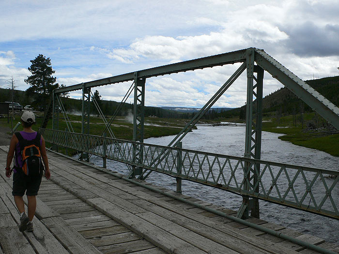 Sobre el puente del Firehole River 