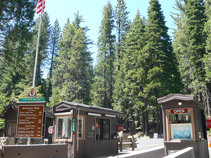 Cabinas de entrada al Parque Nacional de Yosemite -Pago de $20- 