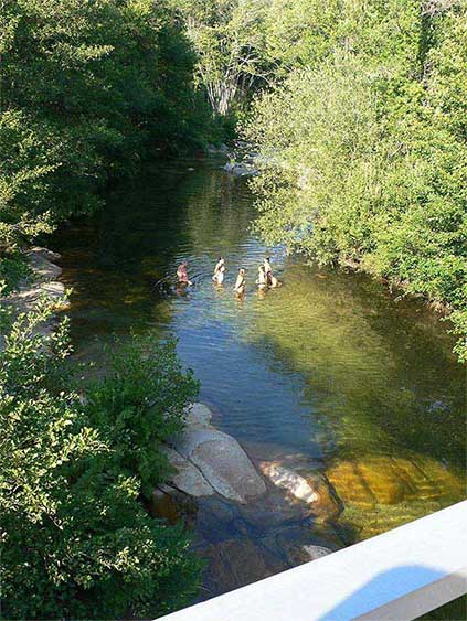 Último bañito en el helado río Sant-Antoine 