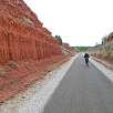 Día 1: Tierra rojiza característica de la región / Ruta en Bici Vía verde Ojos Negros 