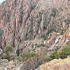 Vista a la estrecha carretera D81 / Ruta a pie Les Calanques de Piana 