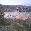 La zona abierta de explotación es decir donde se echa la basura / Ruta a pie El vertedero del Garraf 