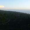 Vista hacia el parking y el mar / Ruta a pie Subida al volcán Samara 