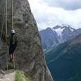 Escalera metálica y primeras vistas al glaciar de la Barre des Écrins 