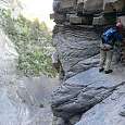 La salida de la cueva junto al salto de agua 