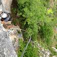 Salida de la cueva en un paso aéreo y desplomado 
